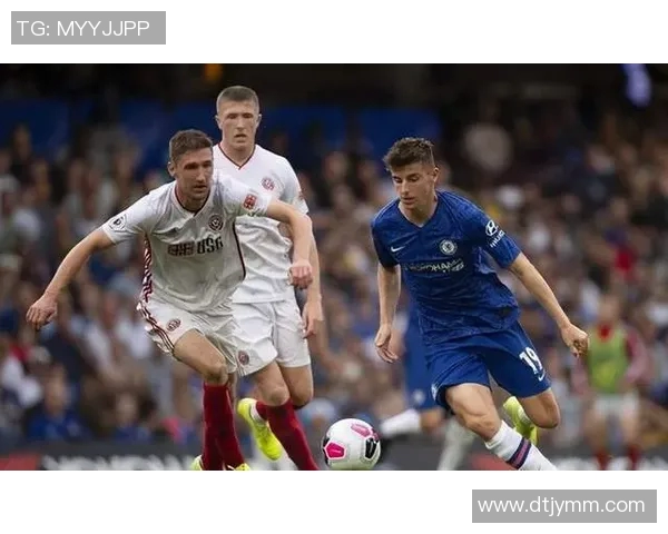 足球明星中独狼球员的魅力与孤独之路探讨