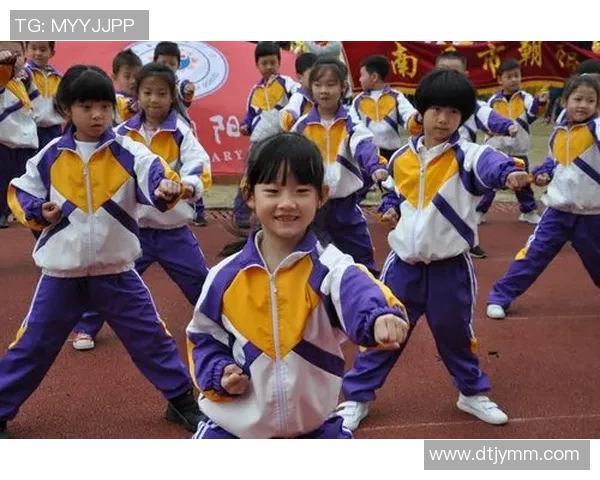 坚丰足球明星绘画展现运动激情与艺术魅力的完美结合