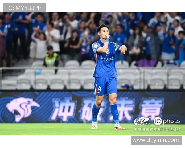 足球明星蒋圣龙的成长历程与职业生涯全解析 足球明星蒋圣龙的成长历程与职业生涯全解析