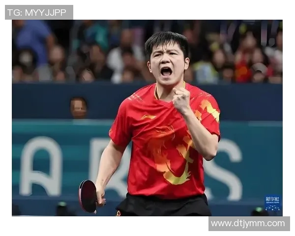 足球明星亲密互动观众打招呼视频分享让你感受明星魅力与热情